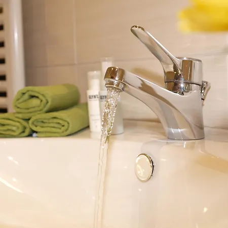 Adriane * Upgant-Schott