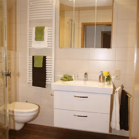 Adriane Upgant-Schott